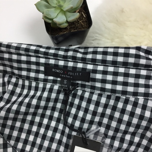 Romeo & Juliet Couture Off-the-Shoulder Spread Collar Blouse with Bell Sleeves - Picture 5 of 9